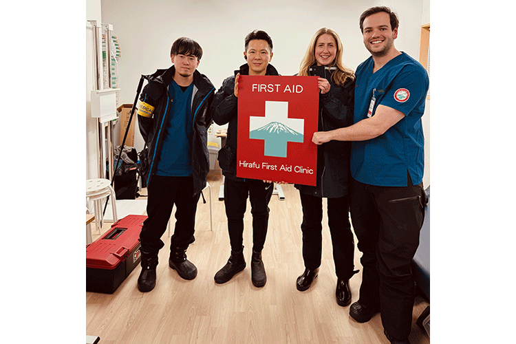 国際的な医療チーム