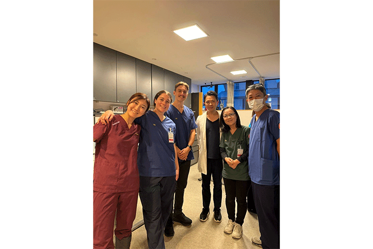 Dr. Aki from Tokyo (left) and Dr. Hayashi from Singapore (right)