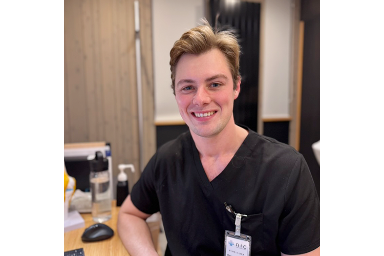 Dr. Thomas Smith